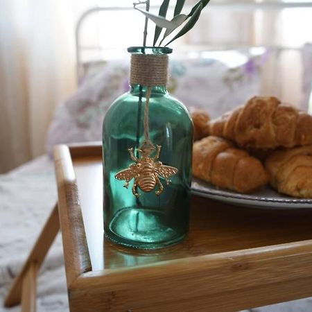Γ3 - The Weekend Getaway One Apartment Aigio Bagian luar foto