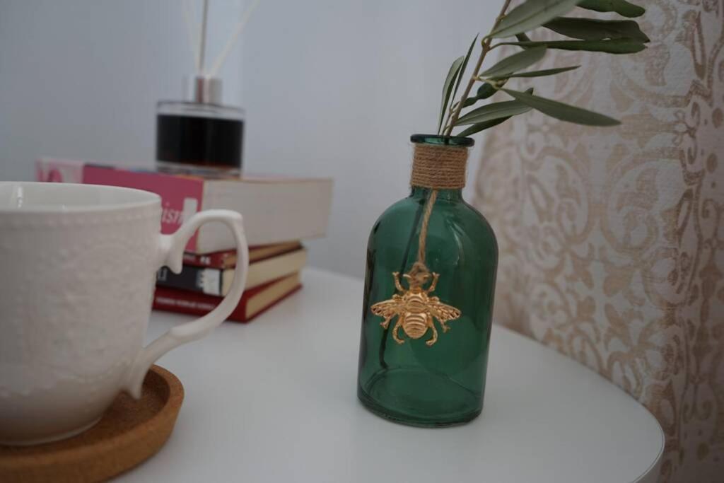 Γ3 - The Weekend Getaway One Apartment Aigio Bagian luar foto