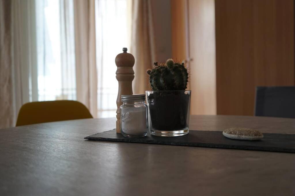 Γ3 - The Weekend Getaway One Apartment Aigio Bagian luar foto