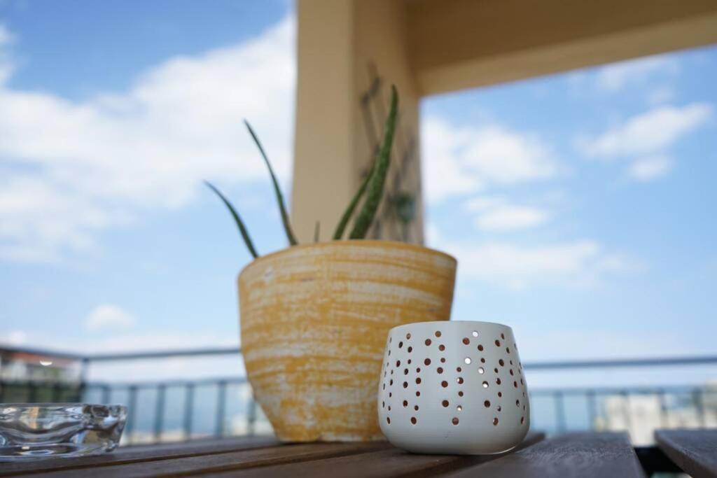 Γ3 - The Weekend Getaway One Apartment Aigio Bagian luar foto