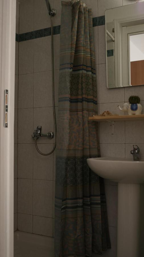 Γ3 - The Weekend Getaway One Apartment Aigio Bagian luar foto