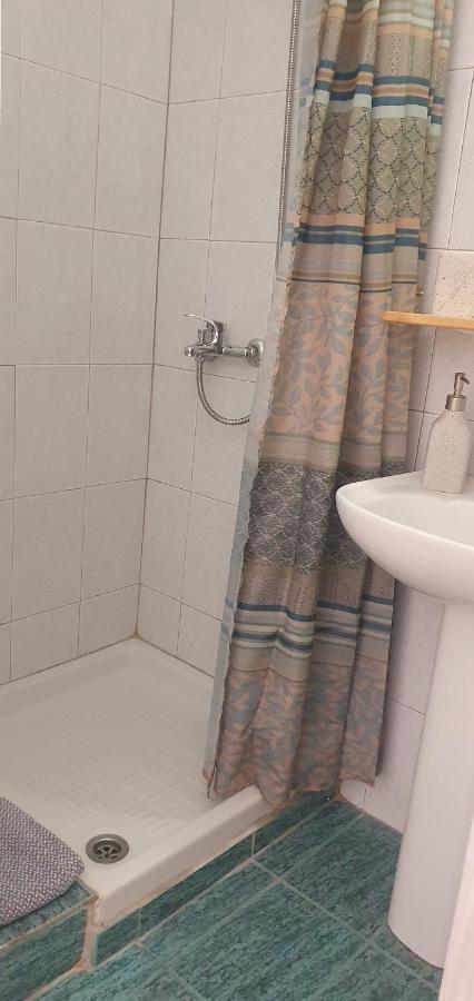 Γ3 - The Weekend Getaway One Apartment Aigio Bagian luar foto