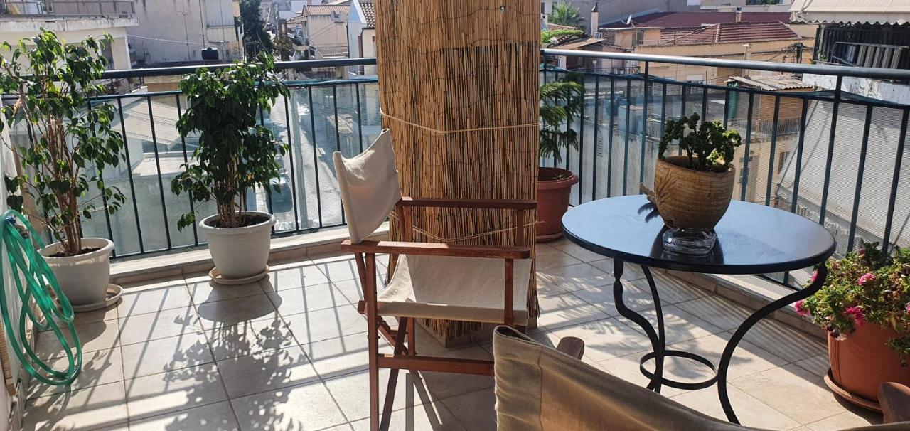Γ3 - The Weekend Getaway One Apartment Aigio Bagian luar foto