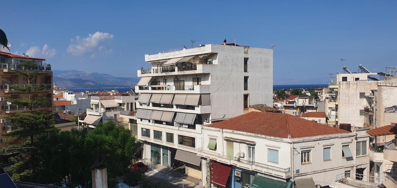 Γ3 - The Weekend Getaway One Apartment Aigio Bagian luar foto